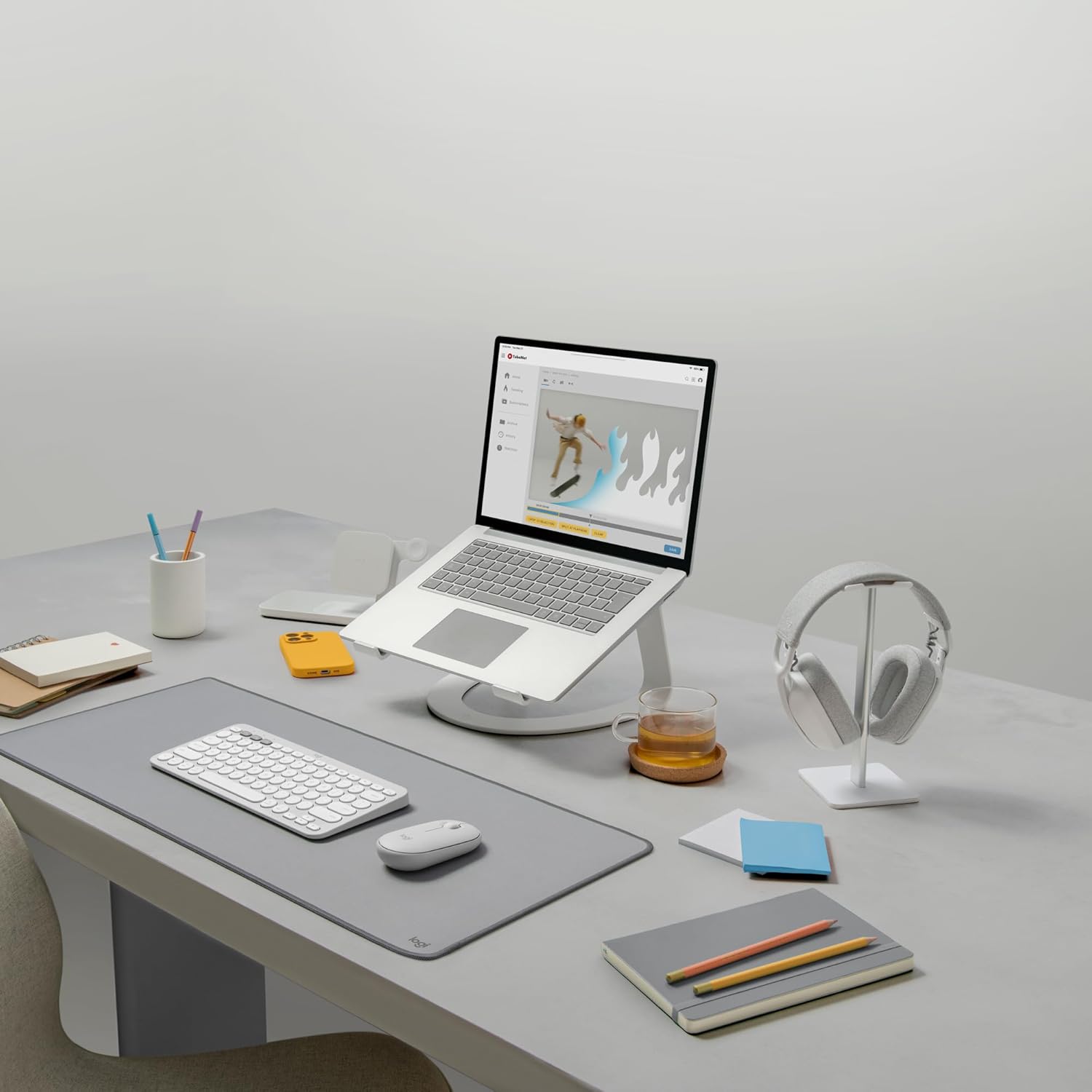 Logitech Pebble Mouse 2 M350s – Slim Bluetooth Wireless Mouse, White