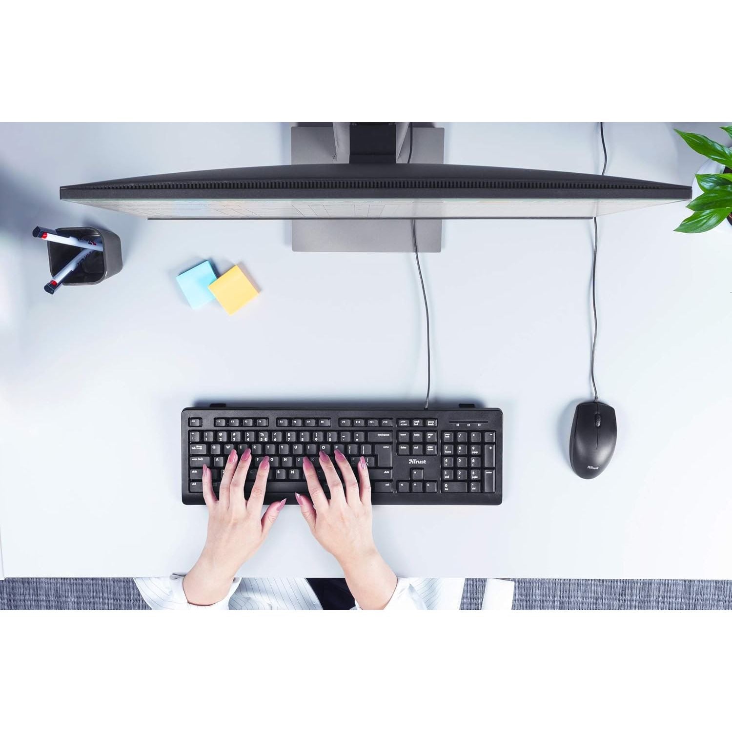 Trust Taro Wired Keyboard – QWERTY UK Layout, Quiet Keys, Full-Size, Spill-Resistant, USB Plug and Play, Black